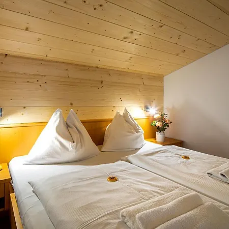 Sonneck Summer Card Included *